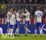 10.02.2018,  Fussball 1.Liga 2017/2018, 22.Spieltag,  FC Bayern Mnchen - FC Schalke 04, in der Allianz Arena Mnchen. Torjubel Leon Goretzka (2.v.re, FC Schalke 04) 