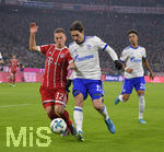 10.02.2018,  Fussball 1.Liga 2017/2018, 22.Spieltag,  FC Bayern Mnchen - FC Schalke 04, in der Allianz Arena Mnchen. v.li: Joshua Kimmich (FC Bayern Mnchen) gegen Benjamin Stambouli (Schalke).