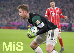10.02.2018,  Fussball 1.Liga 2017/2018, 22.Spieltag,  FC Bayern Mnchen - FC Schalke 04, in der Allianz Arena Mnchen. Torwart Ralf Fhrmann (FC Schalke 04) hat den Ball sicher.