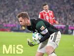 10.02.2018,  Fussball 1.Liga 2017/2018, 22.Spieltag,  FC Bayern Mnchen - FC Schalke 04, in der Allianz Arena Mnchen. Torwart Ralf Fhrmann (FC Schalke 04) hat den Ball sicher.