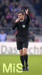 11.02.2018,  Fussball 1.Liga 2017/2018, 22.Spieltag,  VfB Stuttgart - Borussia Mnchengladbach, in der Mercedes-Benz-Arena Stuttgart. Schiedsrichter Frank Willenborg pfeift.