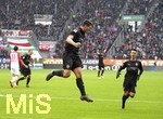18.02.2018, Fussball 1. Bundesliga 2017/2018, 23. Spieltag, FC Augsburg - VfB Stuttgart, in der WWK-Arena Augsburg. Torjubel Mario Gomez (mitte Stuttgart).