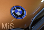24.02.2018, Die Mncher Autotage im Rahmen der Reise- und Freizeitmesse f.r.e.e. in Mnchen im neuen Messegelnde Riem.  Am Stand von BMW steht der Elektro-Sportwagen i8.