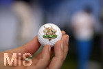 24.02.2018, Die Reise- und Freizeitmesse f.r.e.e. in Mnchen im neuen Messegelnde Riem.  Ein Golfball des Mnchner Golf-Clubs Golfheroes auf der Messe fr Golfer 