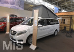 24.02.2018, Die Reise- und Freizeitmesse f.r.e.e. in Mnchen im neuen Messegelnde Riem.  Campingmobile der Firma Mercedes, mit Aufschrift: 