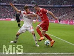 10.03.2018,  Fussball 1.Liga 2017/2018, 26.Spieltag,  FC Bayern Mnchen - Hamburger SV, in der Allianz Arena Mnchen. v.li: Gotoku Sakai (Hamburger SV) gegen Franck Ribery (FC Bayern Mnchen).