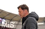 11.03.2018,  Fussball 1.Liga 2017/2018, 26.Spieltag,  VfB Stuttgart - RB Leipzig, in der Mercedes-Benz-Arena Stuttgart. Trainer Ralph Hasenhttl (RB Leipzig) nachdenklich.