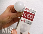 15.03.2018, Deutschland,  Energiesparlampe aus LED Leuchtmittel, ergibt beste Energieeffizienz. Dank LED-Lampe. Nur 3 Watt, aber 300 Lumen Lichtleistung.