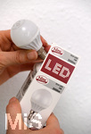15.03.2018, Deutschland,  Energiesparlampe aus LED Leuchtmittel, ergibt beste Energieeffizienz. Dank LED-Lampe. Nur 3 Watt, aber 300 Lumen Lichtleistung.