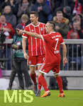 31.03.2018, Fussball 1. Bundesliga 2017/2018, 28. Spieltag, FC Bayern Mnchen - Borussia Dortmund, in der Allianz-Arena Mnchen. Torjubel, v.li: Robert Lewandowski (FC Bayern Mnchen) mit Franck Ribery (FC Bayern Mnchen).