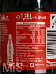 06.04.2018, Deutschland, Coca-Cola Flasche. Auf dem Etikett Aufgedruckt stehen die Nhrwertangaben. Der Zuckergehalt betrgt ber 10 Prozent.