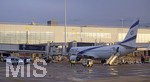 04.04.2018, Flughafen Brssel Zaventem, Ein Flugzeug der Gesellschaft ISRAEL AIRLINES steht schon am Rollfeld.   