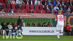 07.04.2018, Fussball 1. Bundesliga 2017/2018, 29. Spieltag, FC Augsburg - FC Bayern Mnchen, in der WWK-Arena Augsburg. Heizplatten mit FCA-Logo an der FCA-Spielerbank.