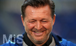 07.04.2018, Fussball 1. Bundesliga 2017/2018, 29. Spieltag, Hamburger SV - FC Schalke 04, im Volksparkstadion Hamburg. Trainer Christian Titz (Hamburg) 