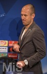 10.4.2018, Fussball Championsleague 2017/2018,  FC Bayern Mnchen Pressekonferenz in der Allianz-Arena vor dem Championsleague-Spiel gegen Sevilla. Arjen Robben (FC Bayern Mnchen) kommt zur PK.