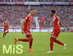 14.04.2018, Fussball 1. Bundesliga 2017/2018, 30. Spieltag, FC Bayern Mnchen - Borussia Mnchengladbach, in der Allianz-Arena Mnchen. Torjubel, v.li: Sandro Wagner (FC Bayern Mnchen), David Alaba (FC Bayern Mnchen).