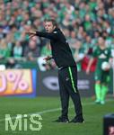 15.04.2018, Fussball 1. Bundesliga 2017/2018, 30. Spieltag, SV Werder Bremen - RB Leipzig, im Weserstadion Bremen. Trainer Florian Kohfeldt (Werder Bremen) 