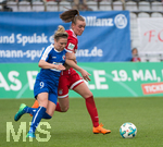 15.04.2018, Allianz Frauen-Fussball DFB-Pokal 2017/2018, Halbfinale, FC Bayern Mnchen - Turbine Potsdam, im Grnwalderstadion Mnchen, li: Svenja Huth (Potsdam) gegen Jill Roord (BAyern).