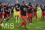 18.04.2018, Fussball DFB Pokal 2017/2018, Halbfinale, FC Schalke 04 - Eintracht Frankfurt, in der Veltins Arena auf Schalke.  Schlussjubel der Frankfurter.  Jonathan de Guzman (mitte,Eintracht Frankfurt) 