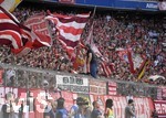 28.04.2018, Fussball 1. Bundesliga 2017/2018, 32. Spieltag, FC Bayern Mnchen - Eintracht Frankfurt, in der Allianz-Arena Mnchen. Bayernfans in der Sdkurve