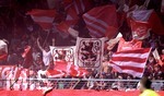 29.04.2018, Fussball Regionalliga Bayern 2017/2018, 36.Spieltag, FC Bayern Mnchen Amateure - TSV 1860 Mnchen, im Stdtischen Stadion an der Grnwalder Strasse in Mnchen. Bayernfans mit Anti-Lwen Transparenten.