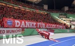 19.05.2018, Fussball DFB-Pokal Finale 2018, FC Bayern Mnchen - Eintracht Frankfurt, im Olympiastadion in Berlin. Bayernfans nach dem Spiel: DANKE FR ALLES JUPP!