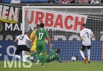08.06.2018, Fussball Lnderspiel, Deutschland - Saudi Arabien, in der BayArena Leverkusen. li: Thomas Mller (Deutschland) gegen Omar Hawsawi (Saudi-Arabien) beim Tor zum 2:0.