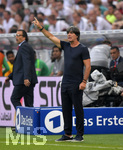 08.06.2018, Fussball Lnderspiel, Deutschland - Saudi Arabien, in der BayArena Leverkusen. Bundestrainer Joachim Lw (Deutschland) gibt Anweisungen.