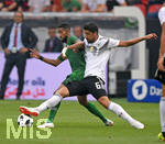 08.06.2018, Fussball Lnderspiel, Deutschland - Saudi Arabien, in der BayArena Leverkusen. re: Sami Khedira (Deutschland) im Zweikampf.