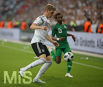 08.06.2018, Fussball Lnderspiel, Deutschland - Saudi Arabien, in der BayArena Leverkusen. v.l. Matthias Ginter (Deutschland) gegen Thomas Mller (Deutschland) 