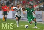 08.06.2018, Fussball Lnderspiel, Deutschland - Saudi Arabien, in der BayArena Leverkusen. v.l. Joshua Kimmich (Deutschland) gegen Salem Al-Dawsari (Saudi-Arabien) 