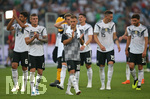 08.06.2018, Fussball Lnderspiel, Deutschland - Saudi Arabien, in der BayArena Leverkusen. die deutschen Nationalspieler bedanken sich nach Abpfiff bei den Fans
