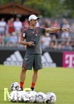 02.08.2018, Fussball 1. Bundesliga 2018/2019, FC Bayern Mnchen im Trainingslager in Rottach Egern am Tegernsee. Trainer Niko Kovac (FC Bayern Mnchen) gibt Anweisungen.