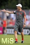02.08.2018, Fussball 1. Bundesliga 2018/2019, FC Bayern Mnchen im Trainingslager in Rottach Egern am Tegernsee. Trainer Niko Kovac (FC Bayern Mnchen) gibt Anweisungen.