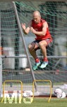 03.08.2018, Fussball 1. Bundesliga 2018/2019, FC Bayern Mnchen im Trainingslager in Rottach Egern am Tegernsee. v.li: Arjen Robben (FC Bayern Mnchen) beim Zirkeltraining .