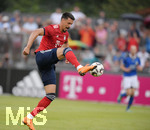08.08.2018, Fussball 1. Bundesliga 2018/2019, Testspiel, FC Bayern Mnchen - FC Rottach-Egern, auf dem Sportplatz in Rottach-Egern. Trainer Niko Kovac (FC Bayern Mnchen) am Ball.