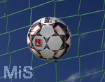11.08.2018, Fussball 1. Bundesliga 2018/2019, Der neue offizielle Spielball der DFL, Derbystar, fr die neue Bundesliga-Saison zappelt im Tornetz. 
DFL REGULATIONS PROHIBIT ANY USE OF PHOTOGRAPHS AS IMAGE SEQUENCES AND/OR QUASI-VIDEO.
