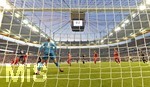 12.08.2018, Fussball 1. Bundesliga 2018/2019, DFL-Supercup 2018, Eintracht Frankfurt - FC Bayern Mnchen , in der Commerzbank-Arena Frankfurt/Main. Torszene li: Torwart Manuel Neuer (FC Bayern Mnchen).
