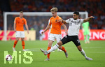 13.10.2018, Fussball, UEFA Nations League, Gruppe 1, Spieltag 3, Niederlande - Deutschland in der Johan Cruijff Arena Amsterdam. (L-R) Frenkie de Jong (Niederlande) gegen Emre Can (Deutschland)


