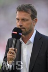 20.10.2018, Fussball 1. Bundesliga 2018/2019, 8. Spieltag,  VfB Stuttgart - Borussia Dortmund, in der Mercedes Benz Arena Stuttgart,  Trainer Markus Weinzierl (Stuttgart) am SKY-Sport Mikrofon.


