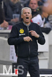 20.10.2018, Fussball 1. Bundesliga 2018/2019, 8. Spieltag,  VfB Stuttgart - Borussia Dortmund, in der Mercedes Benz Arena Stuttgart, Trainer Lucien Favre (Dortmund) in Rage.


