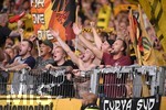 20.10.2018, Fussball 1. Bundesliga 2018/2019, 8. Spieltag,  VfB Stuttgart - Borussia Dortmund, in der Mercedes Benz Arena Stuttgart,  Fans Dortmund feiern ihre Mannschaft.


