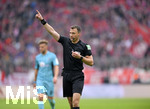 03.11.2018, Fussball 1. Bundesliga 2018/2019, 10. Spieltag,  FC Bayern Mnchen - Freiburg, in der Allianz-Arena Mnchen. Schiedsrichter Felix Zwayer pfeift. 

 
