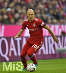 03.11.2018, Fussball 1. Bundesliga 2018/2019, 10. Spieltag,  FC Bayern Mnchen - Freiburg, in der Allianz-Arena Mnchen. Arjen Robben (FC Bayern Mnchen) am Ball.

 
