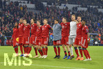 07.11.2018, Fussball UEFA Champions League 2018/2019, Gruppenphase, 4.Spieltag, FC Bayern Mnchen - AEK Athen, in der Allianz-Arena Mnchen.   Die Bayern Spieler hpfen zum Schluss.


