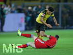 10.11.2018, Fussball 1. Bundesliga 2018/2019, 11. Spieltag, Borussia Dortmund - FC Bayern Mnchen, im Signal-Iduna-Park Dortmund. (L-R) Jadon Sancho (Dortmund) gegen Franck Ribery (Bayern Mnchen)


