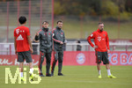 13.11.2018, Fussball 1. Bundesliga 2018/2019, FC Bayern Mnchen, Training an der Sbenerstrasse in Mnchen. v.li: Trainer Niko Kovac (FC Bayern Mnchen) und Co-Trainer Robert Kovac (FC Bayern Mnchen).