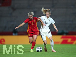 13.11.2018, Fussball Frauen Lnderspiel, Deutschland - Spanien, im Steigerwaldstadion Erfurt. (L-R) Marta Corredera Rueda (Spanien) gegen Maximiliane Rall (Deutschland)


