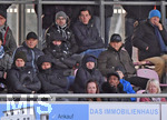16.11.2018, Fussball 3. Bundesliga 2018/2019, Testspiel, TSV 1860 Mnchen - FC Ingolstadt, im Sportpark Heimstetten. Ex-Lwe Abdoulaye Ba (unten 2.v.re) als Zuschauer.
