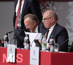 30.11.2018, Fussball 1. Bundesliga 2018/2019,  FC Bayern Mnchen, Jahreshauptversammlung im AUDI-Dome Mnchen, li: Vorstandsvorsitzender Karl-Heinz Rummenigge (FC Bayern Mnchen), re: Prsident Uli Hoeness (FC Bayern).
 
 
